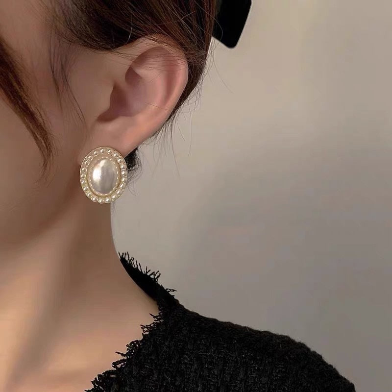 Oval Pearl Clip on Earrings