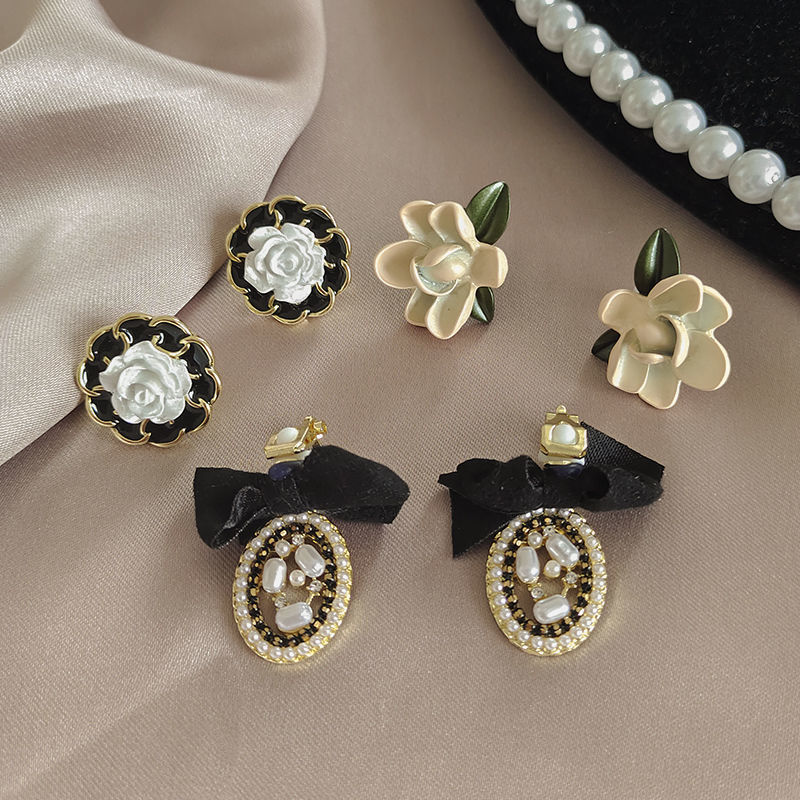 Black Bowknot Clip on Earring