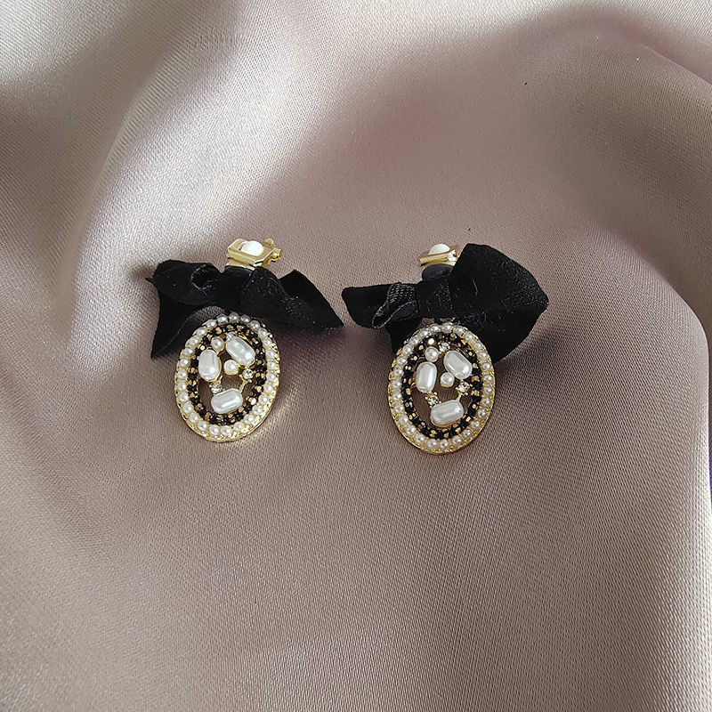 Black Bowknot Clip on Earring