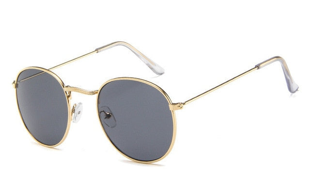 Classic Round Sunglasses - Gold / Black