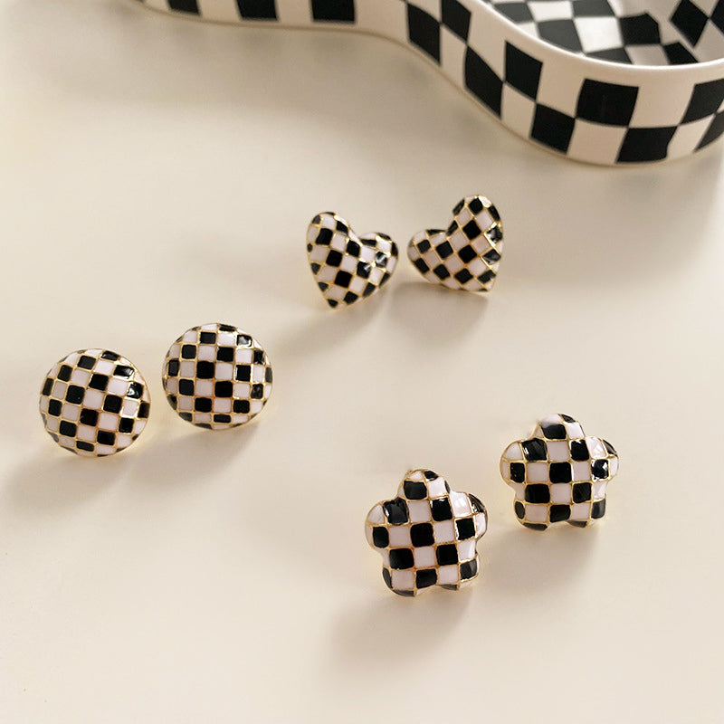 Vintage Black & White Clip on Earrings