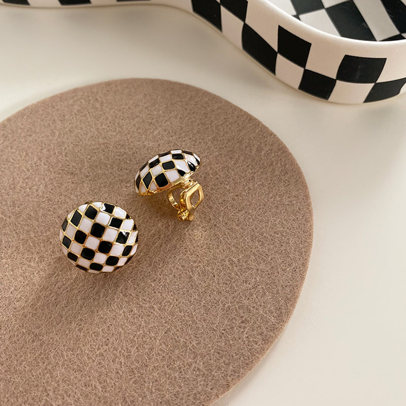 Vintage Black & White Clip on Earrings