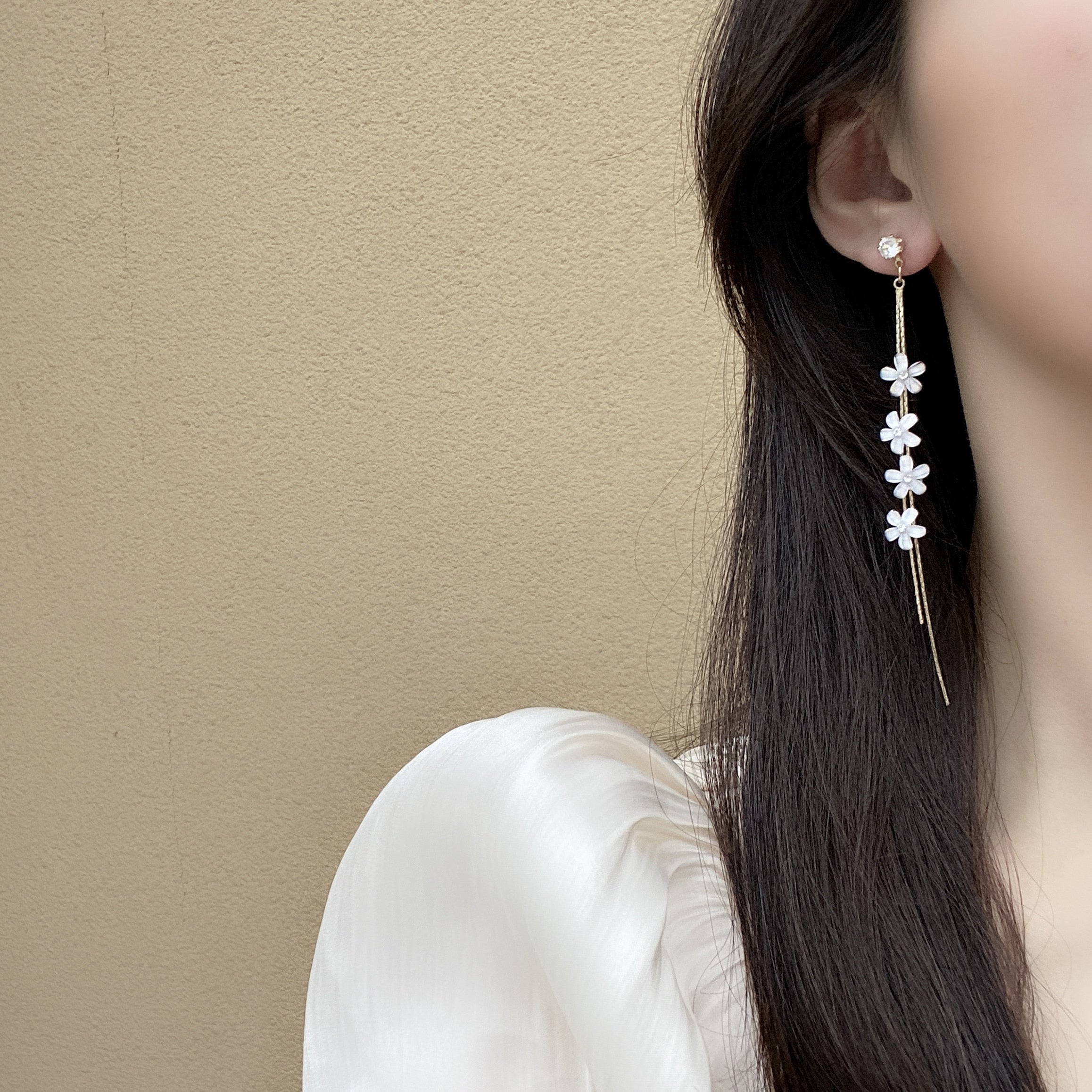 Long Tassel White Flower Clip on Earrings